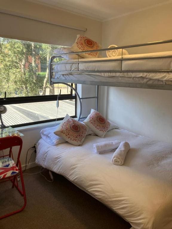 Mobile Home room - Image 3