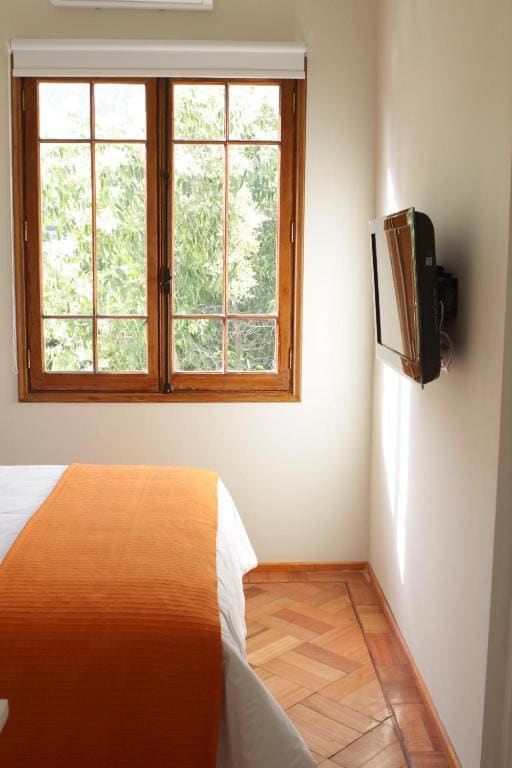 Superior Triple Room room - Image 2