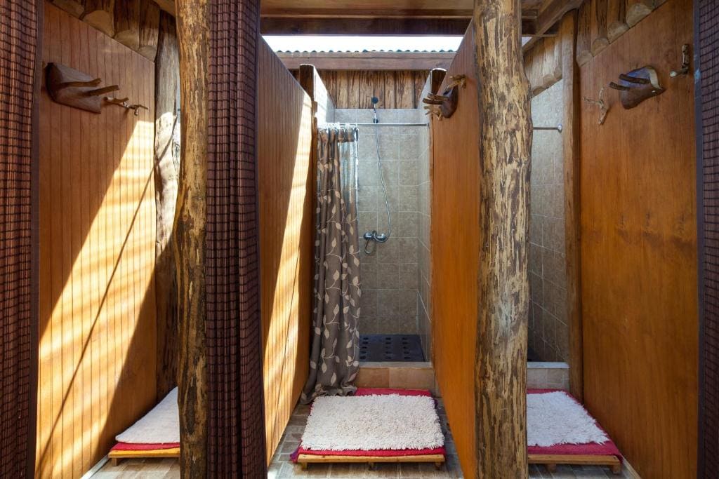 Basic Double or Twin Room with Shared Bathroom room - Image 2