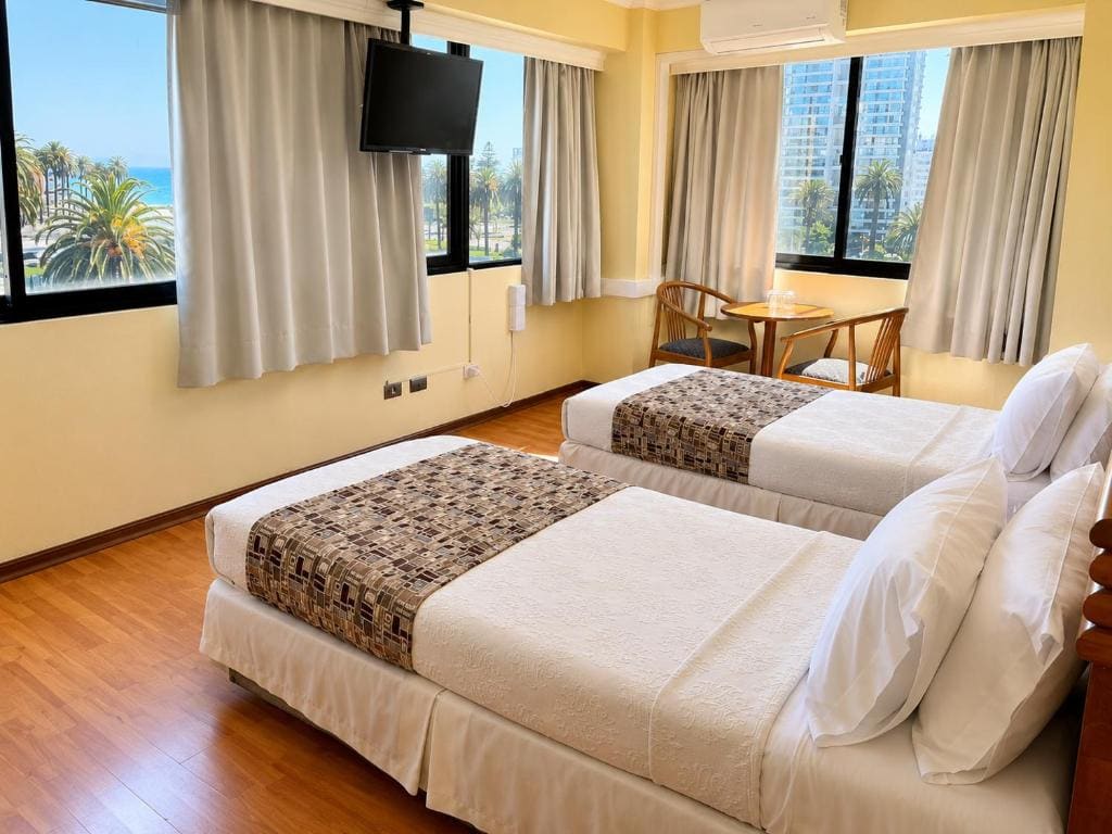 Standard Twin Room room - Image 1