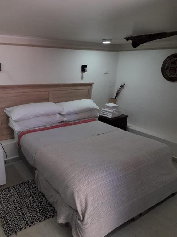 Standard Twin Room room - Image 1