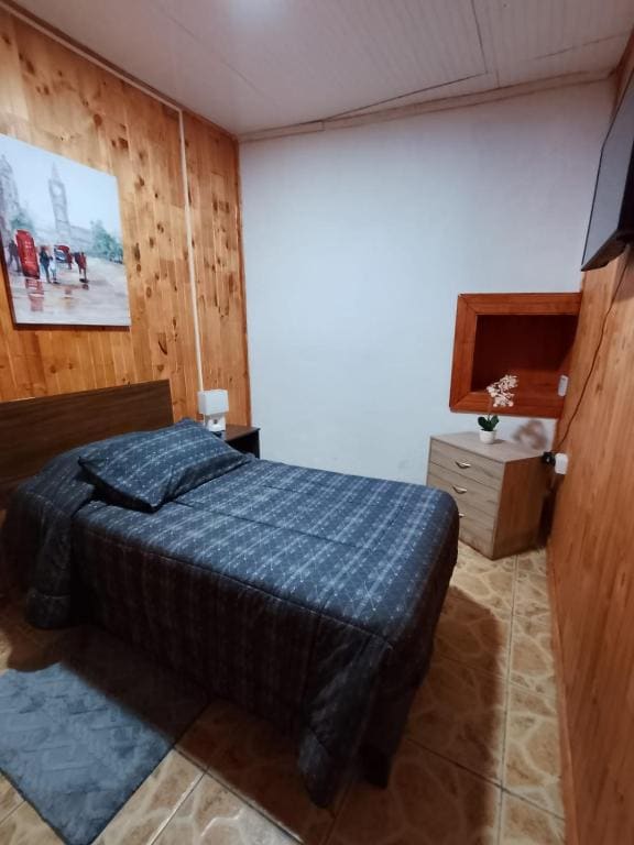 Standard Single Room with Shared Bathroom room - Image 1
