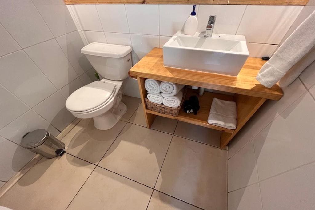 Quadruple Room with Private Bathroom room - Image 3