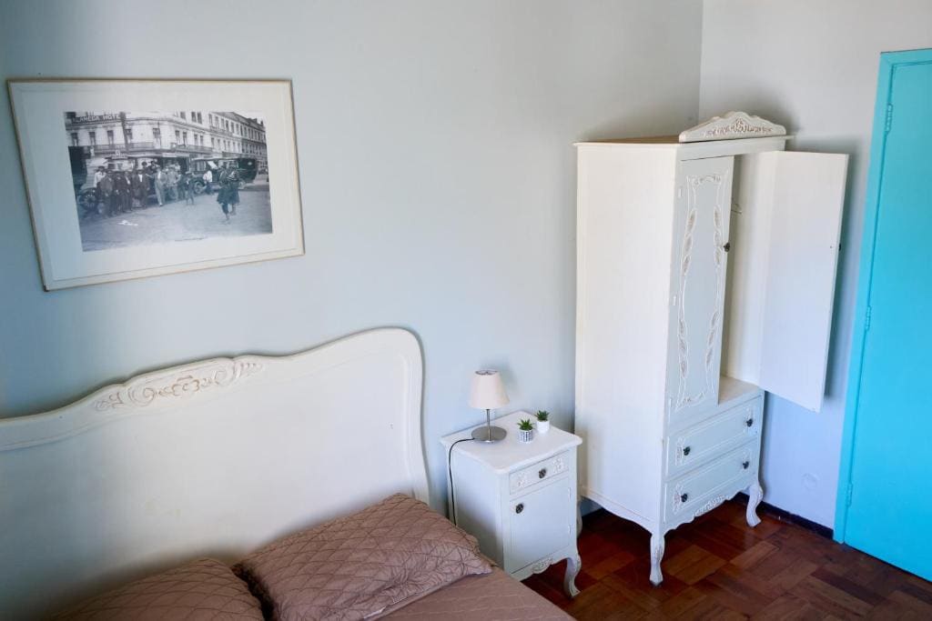 Double Room with Shared Bathroom room - Image 3