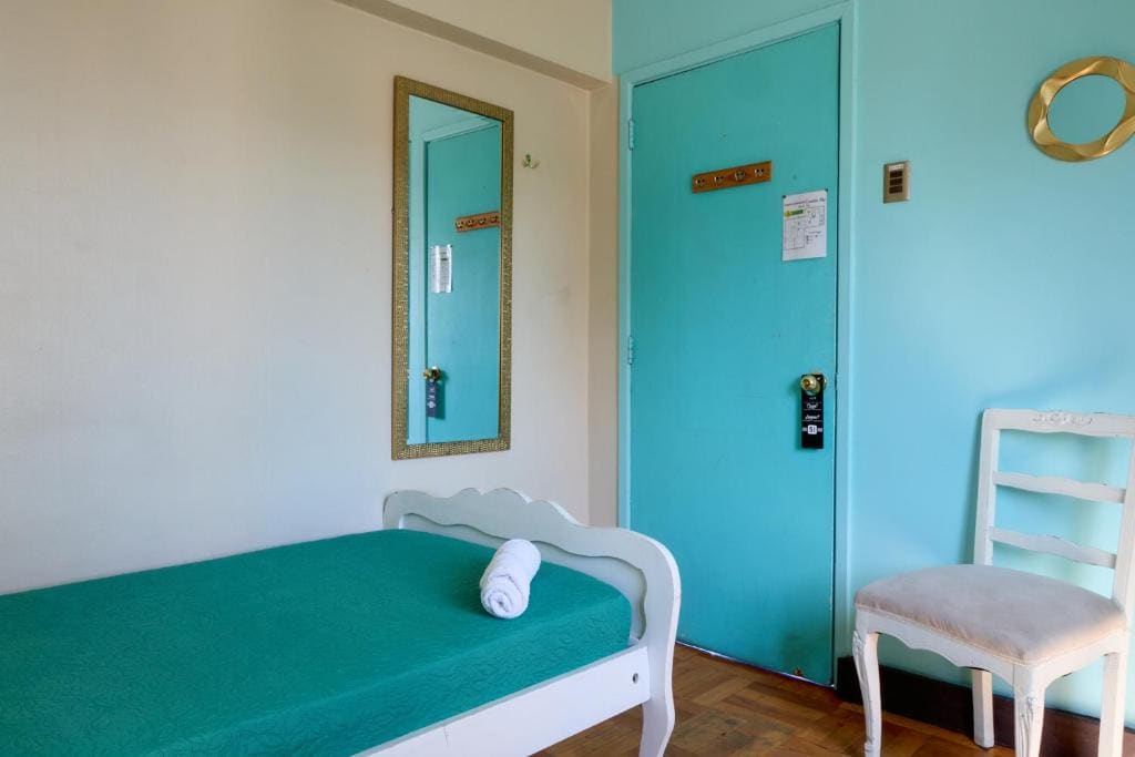 Single Room with Private Bathroom room - Image 2