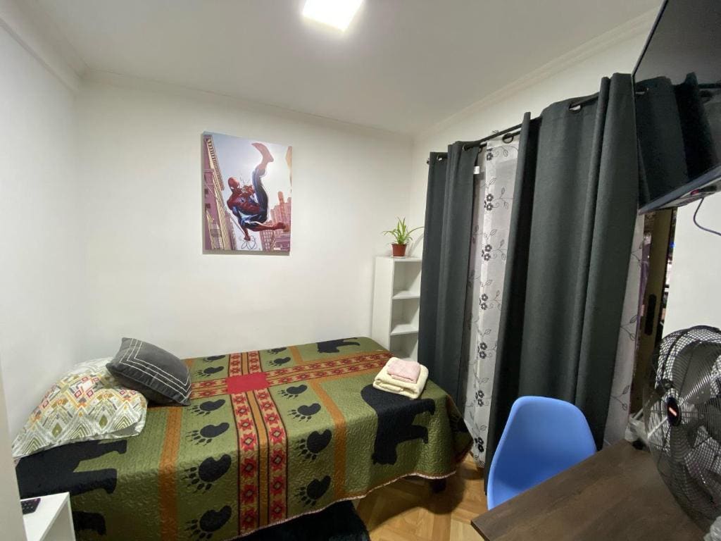 Single Room with Shared Bathroom room - Image 1