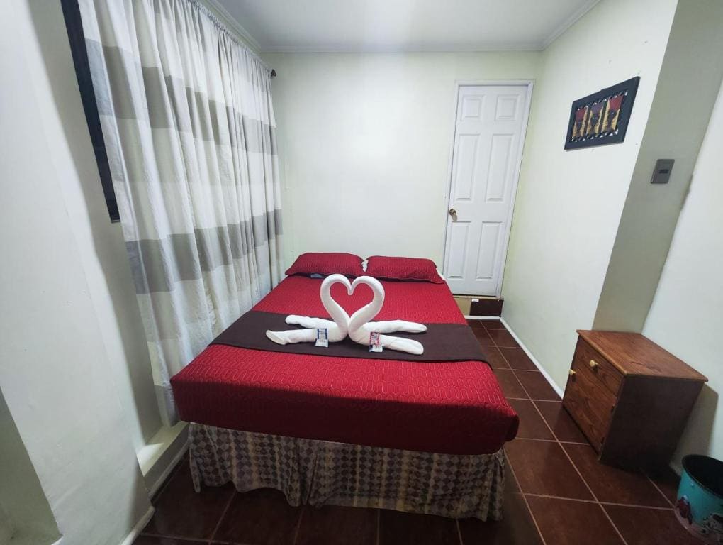 Deluxe Queen Room room - Image 1