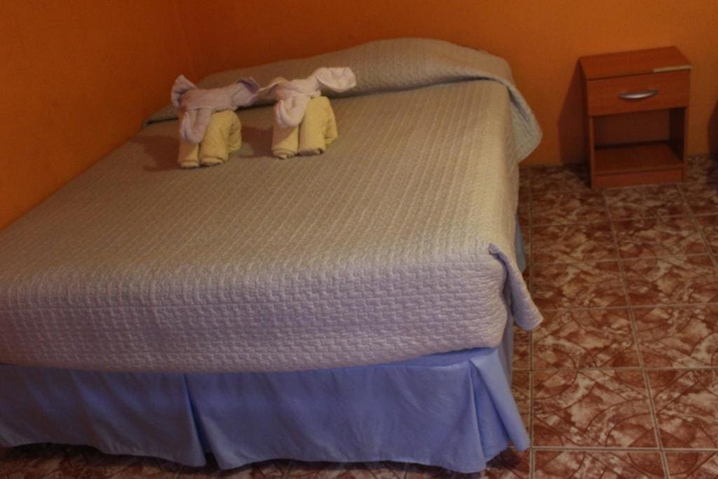 Double Room with Shared Bathroom room - Image 1