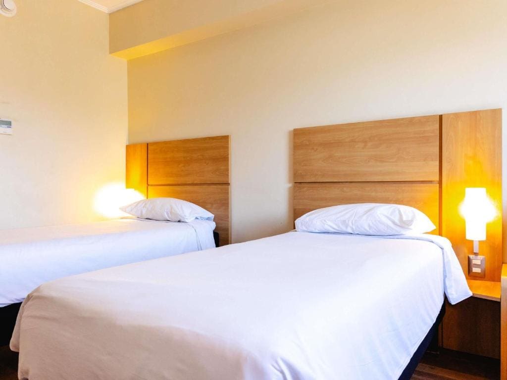 Standard Twin Room room - Image 3