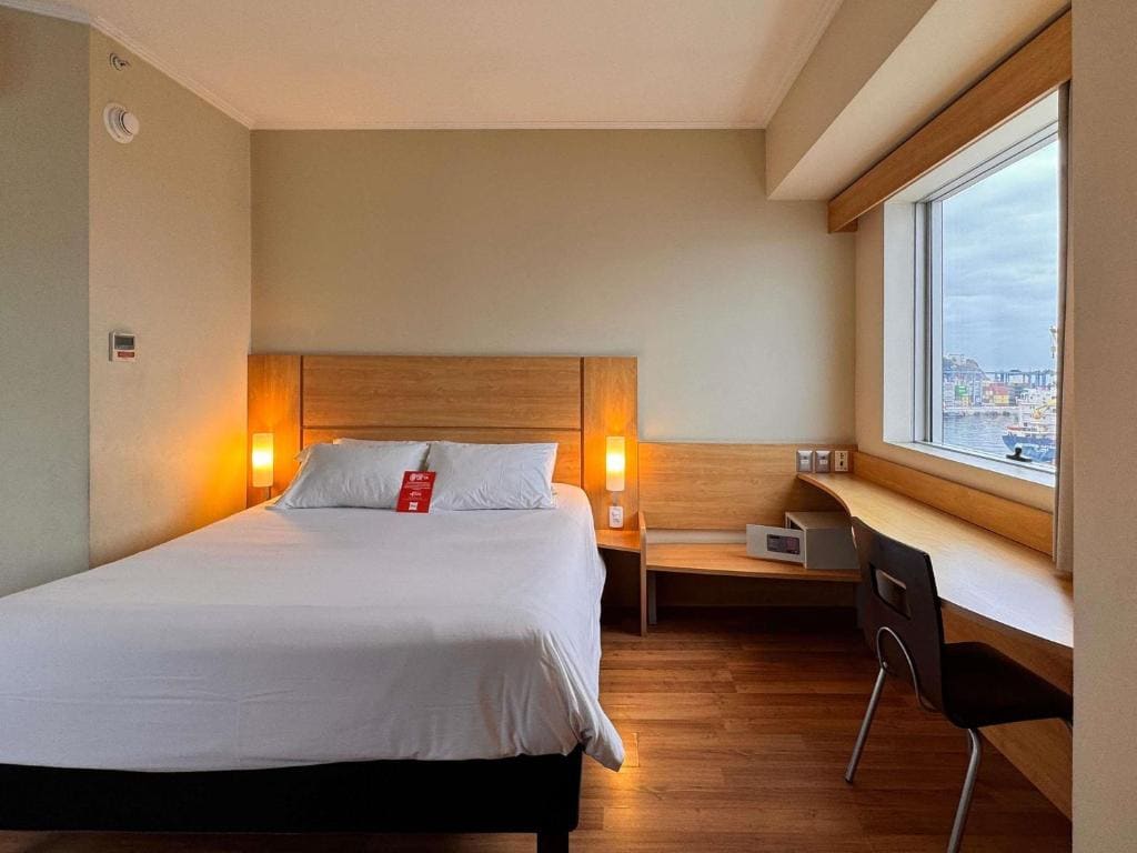 Queen Room with Sea View room - Image 1