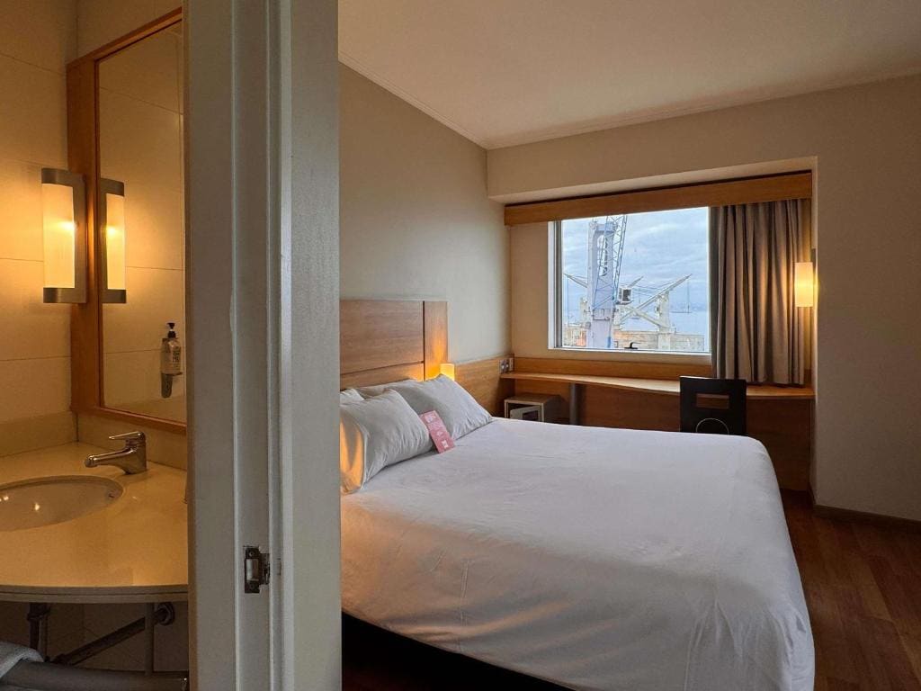 Queen Room with Sea View room - Image 2