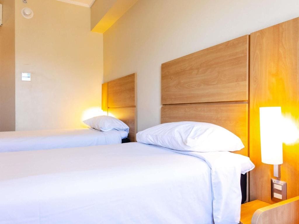 Standard Twin Room room - Image 1