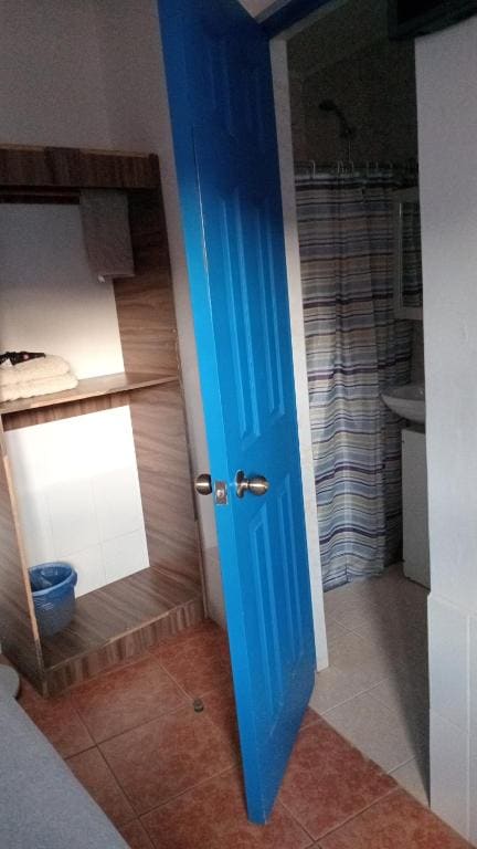 Room room - Image 1