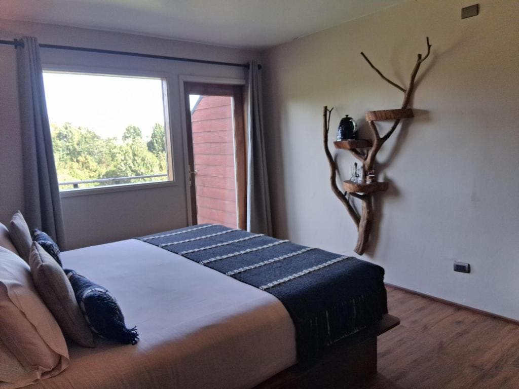 Double Room with Balcony room - Image 2