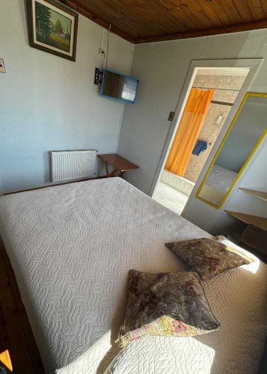 Triple Room with Private Bathroom room - Image 3