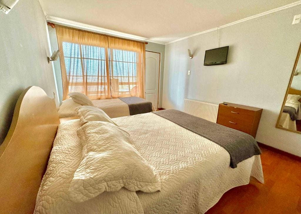 Triple Room with Private Bathroom room - Image 1
