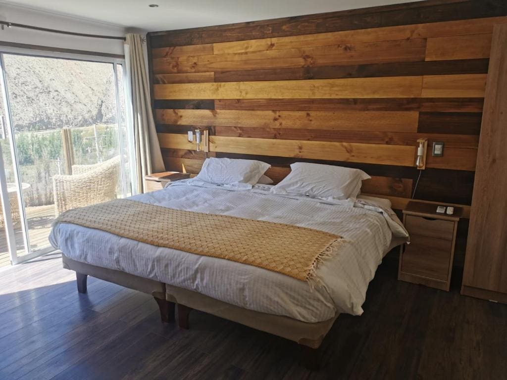 King Room with Mountain View room - Image 3