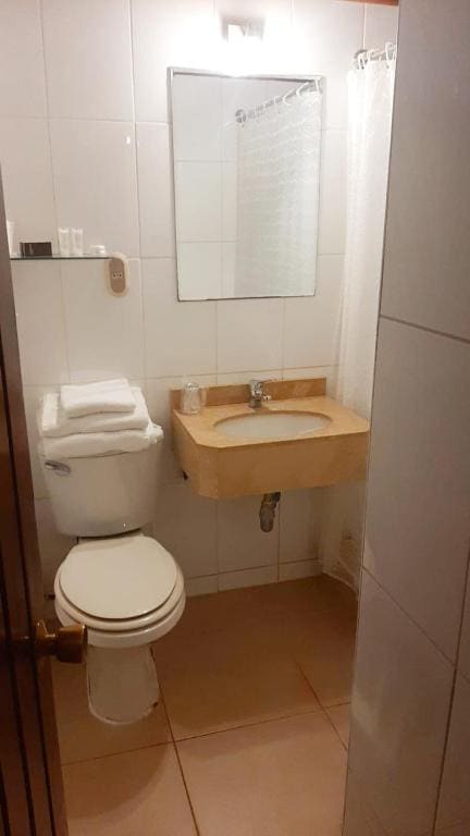 Standard Twin Room room - Image 1