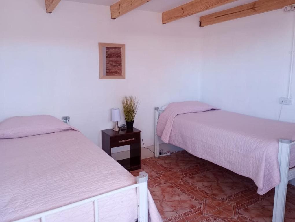 Double Room with Shared Bathroom room - Image 2