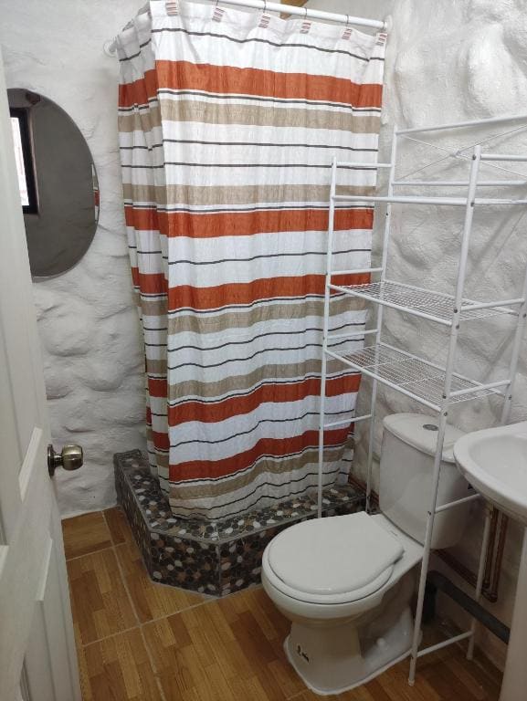 Quadruple Room with Private Bathroom room - Image 1