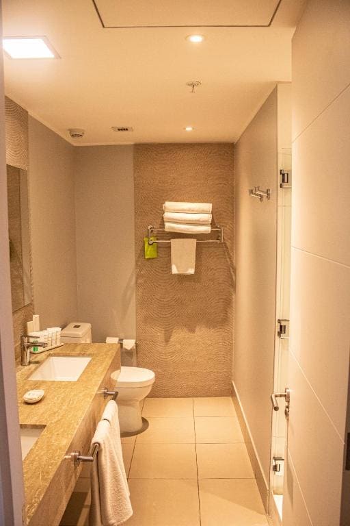 Business King Room - Non-Smoking room - Image 3