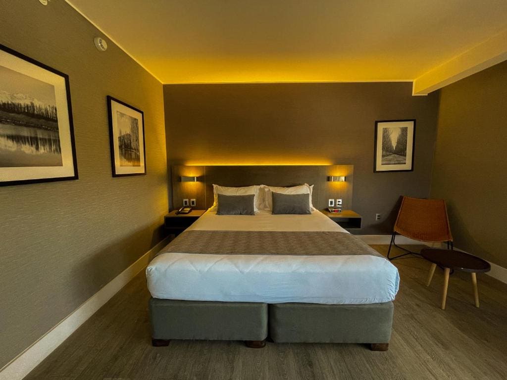 Business King Room - Non-Smoking room - Image 1