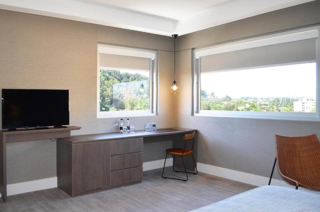 King Studio Suite - Non-Smoking room - Image 2