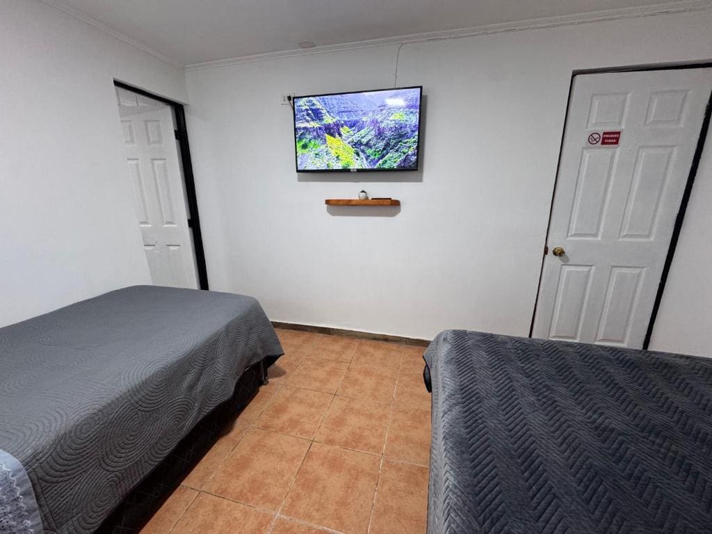 Triple Room with Private Bathroom room - Image 3