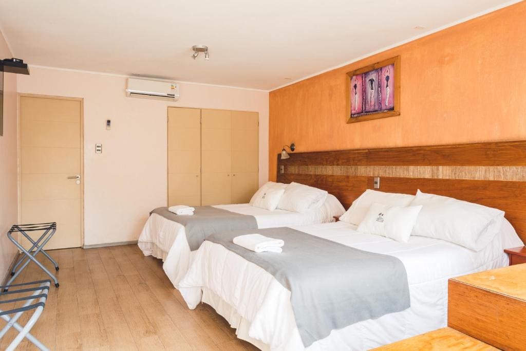 Superior Twin Room room - Image 3
