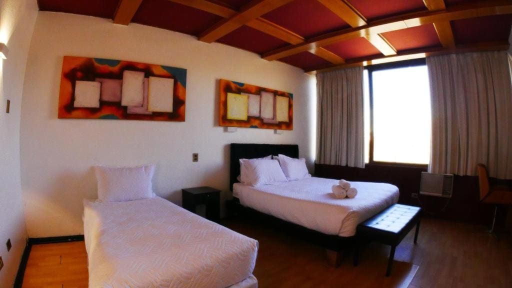 Superior Twin Room room - Image 3