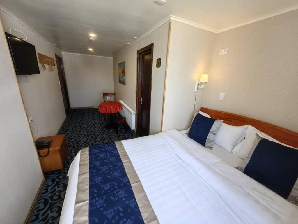Deluxe Room room - Image 1
