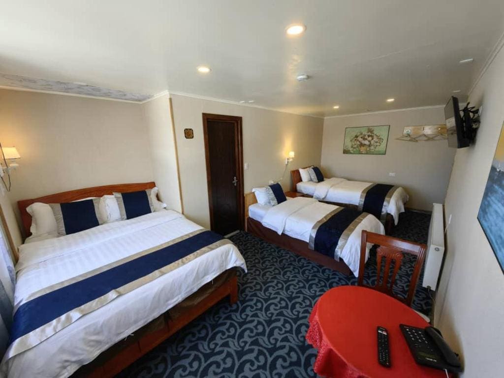 Comfort Quadruple Room room - Image 1