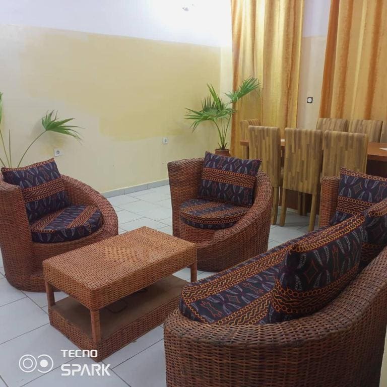 Deluxe Double Room (2 Adults + 1 Child) room - Image 3