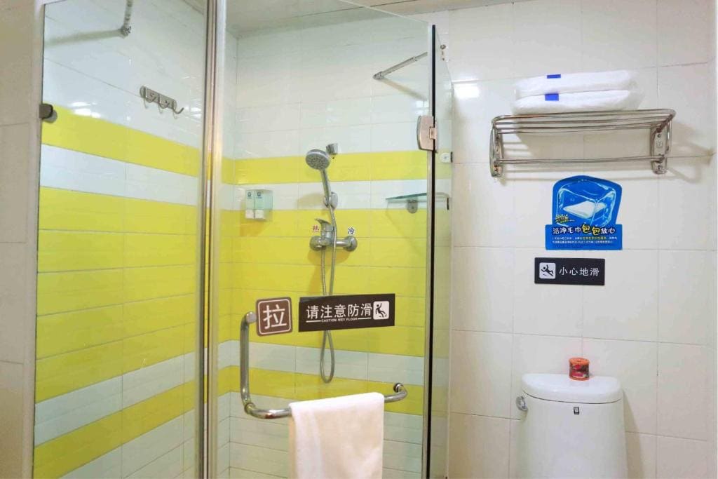 Mainland Chinese Citizens - Special offer Twin Room room - Image 2