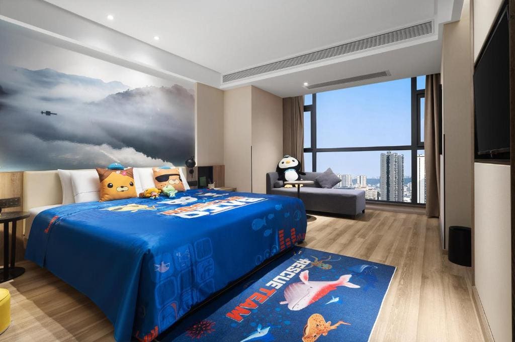 Deluxe Family Suite room - Image 1