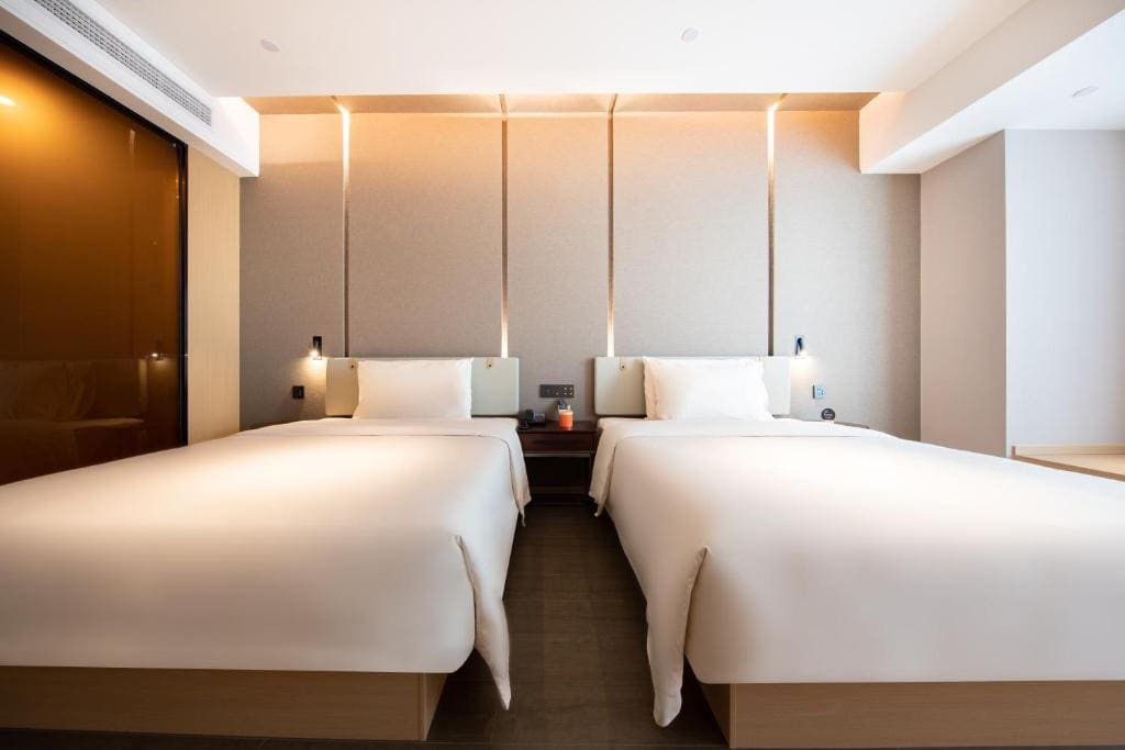 Superior Twin Room room - Image 2