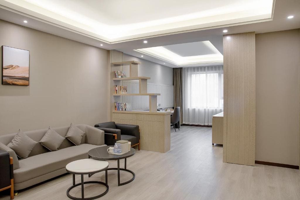 Deluxe Suite room - Image 3