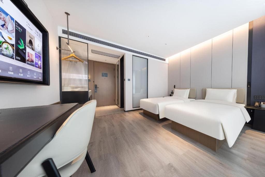 Superior Twin Room room - Image 2