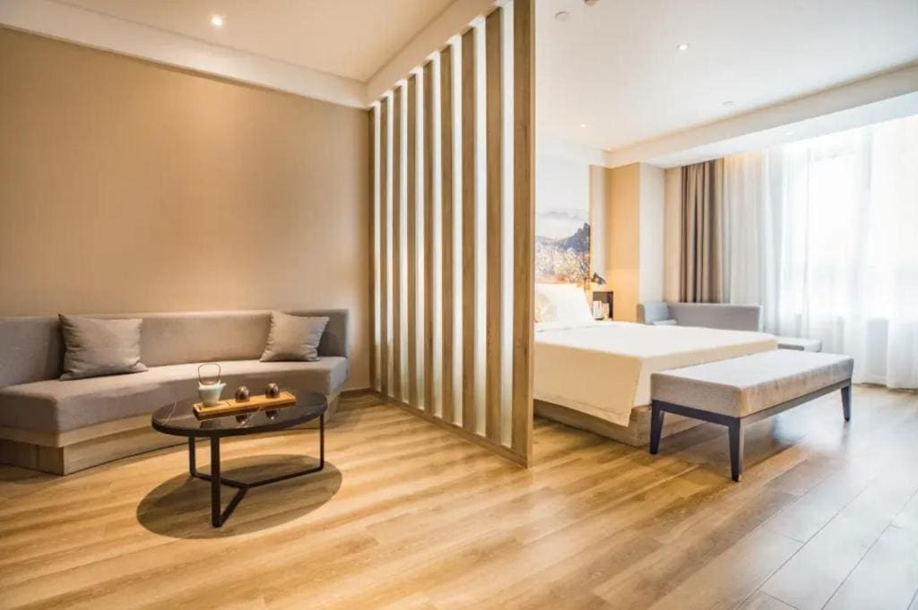 Deluxe Suite room - Image 2