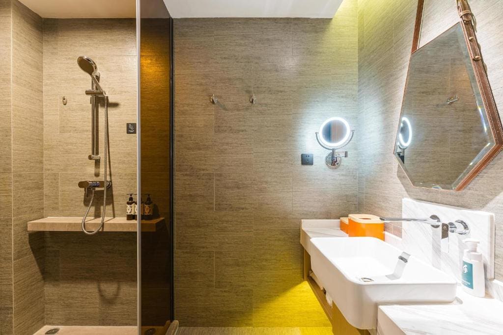 Elegant Twin Room room - Image 3
