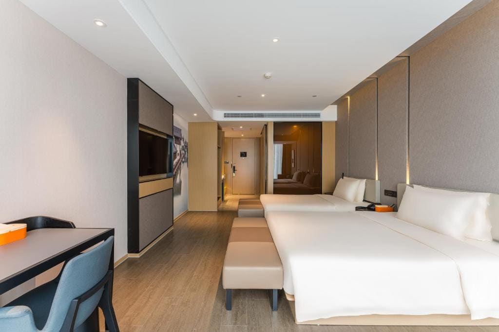 Superior Twin Room room - Image 3