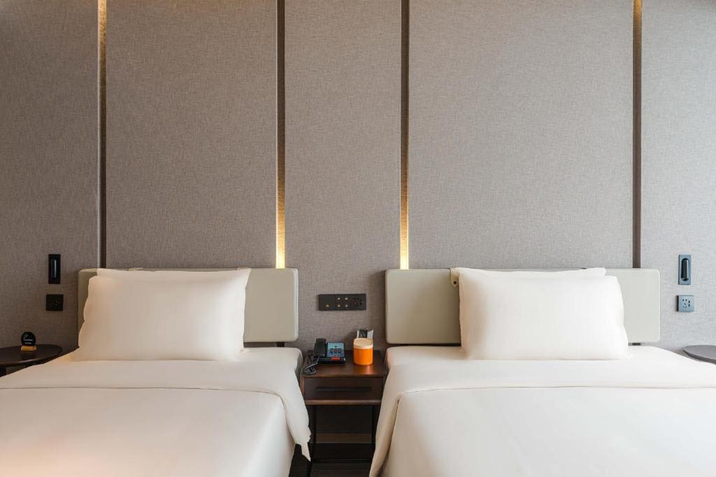 Superior Twin Room room - Image 2