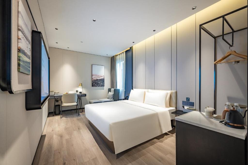 Elegant Double Room room - Image 3