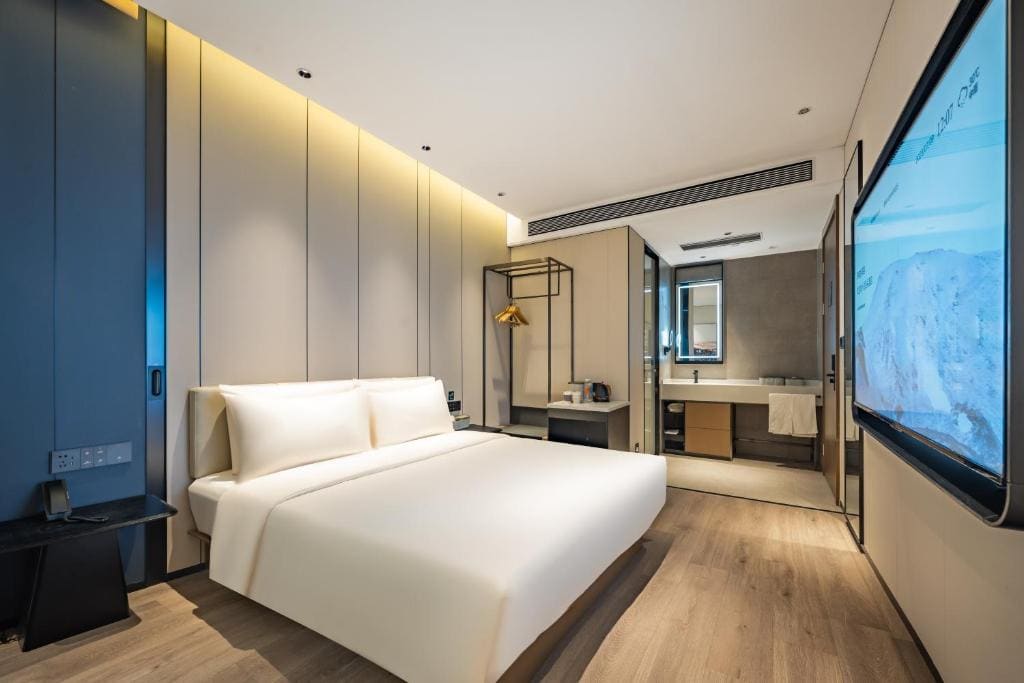 Elegant Double Room room - Image 2