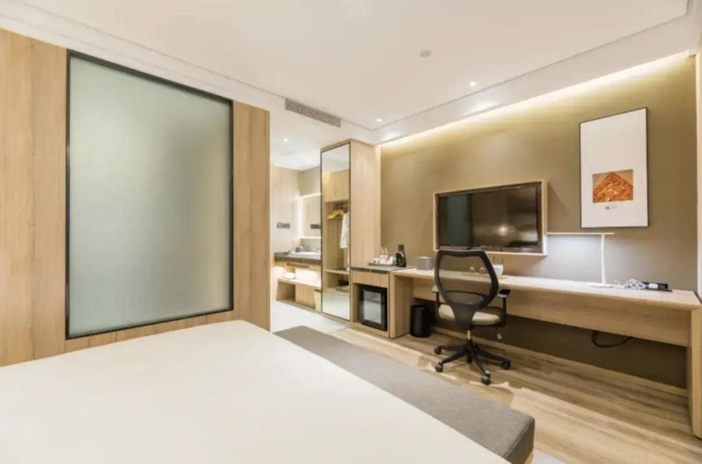 Elegant Double Room room - Image 3