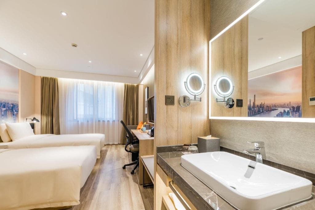 Deluxe Twin Room room - Image 2