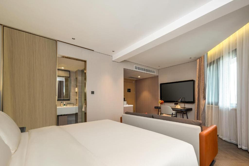 Deluxe Suite room - Image 2