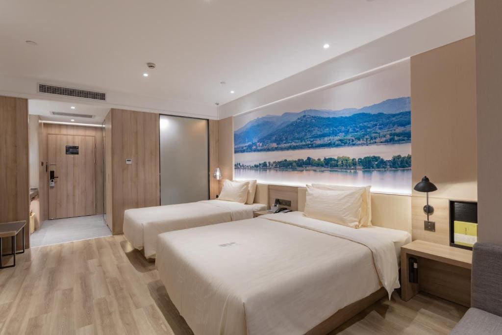 Deluxe Twin Room room - Image 3