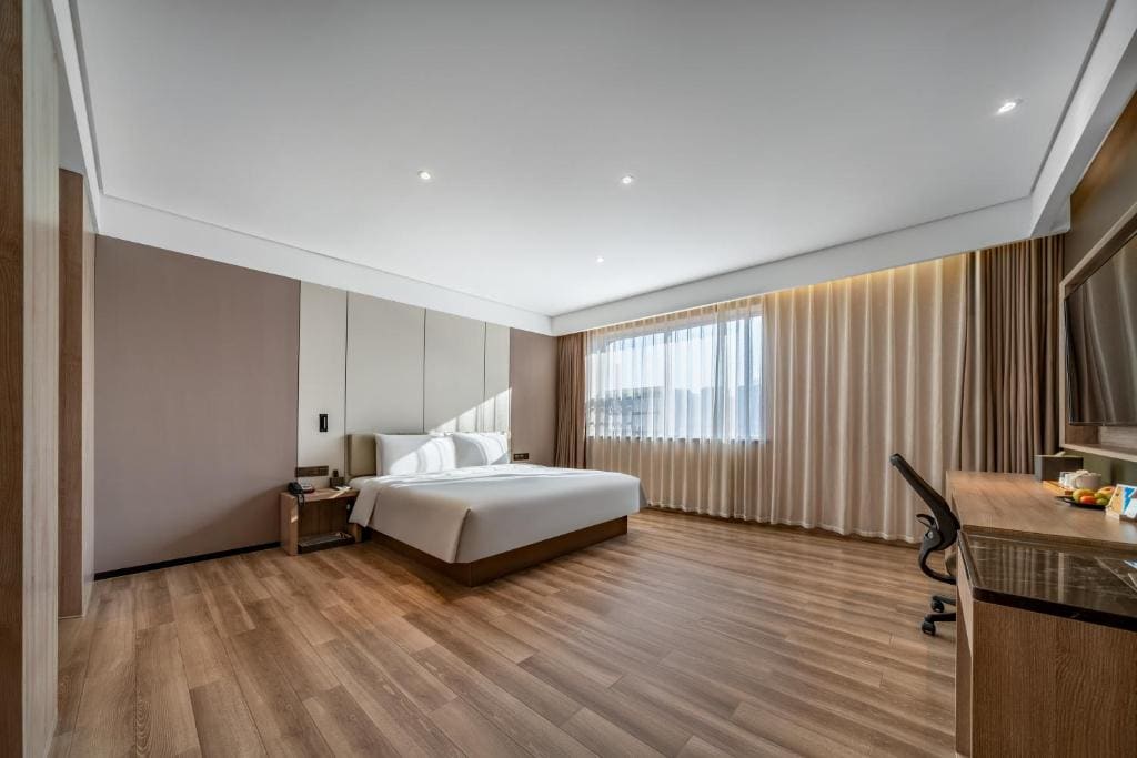 Executive Double Room with Courtyard View room - Image 3