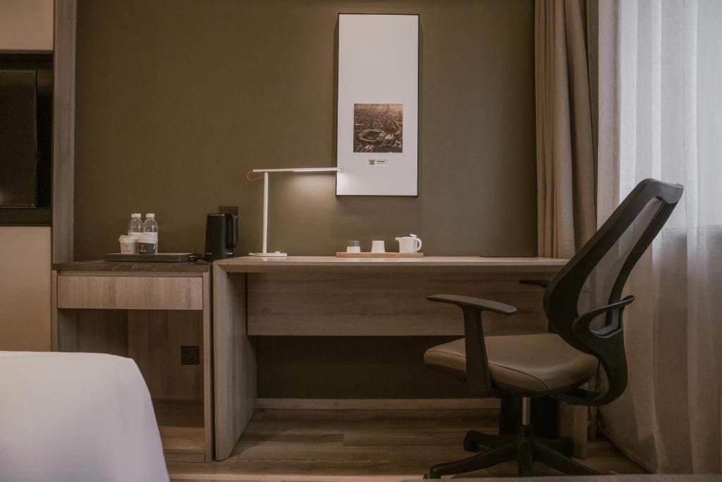 Superior Twin Room room - Image 3